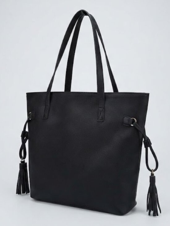The Unbranded Brand Handbags - Black Leather Tote Bag with Tassels